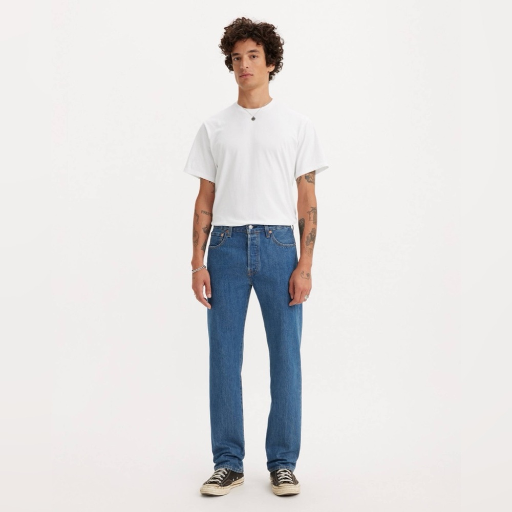 NWT Levi’s 501 Original Fit Men’s Medium Stonewash Men’s Jeans 32W X 29L